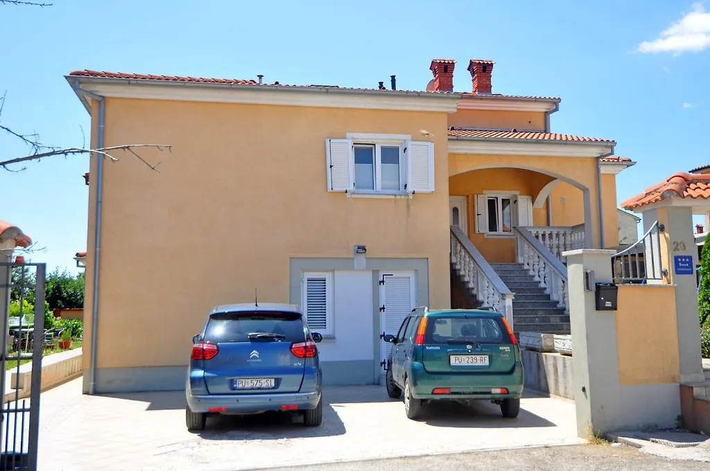 Suitable Summer Apartments Pula